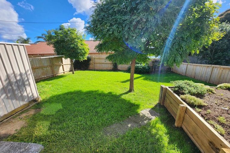 Photo of property in 27b West Coast Road, Glen Eden, Auckland, 0602