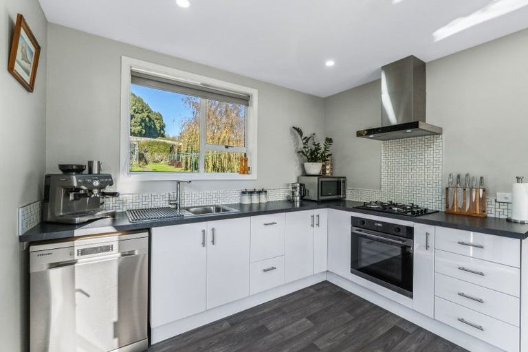 Photo of property in 35 Burgess Street, Green Island, Dunedin, 9018