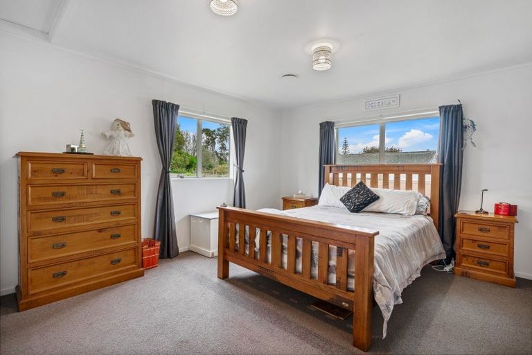 Photo of property in 14a Trigg Road, Huapai, Kumeu, 0810