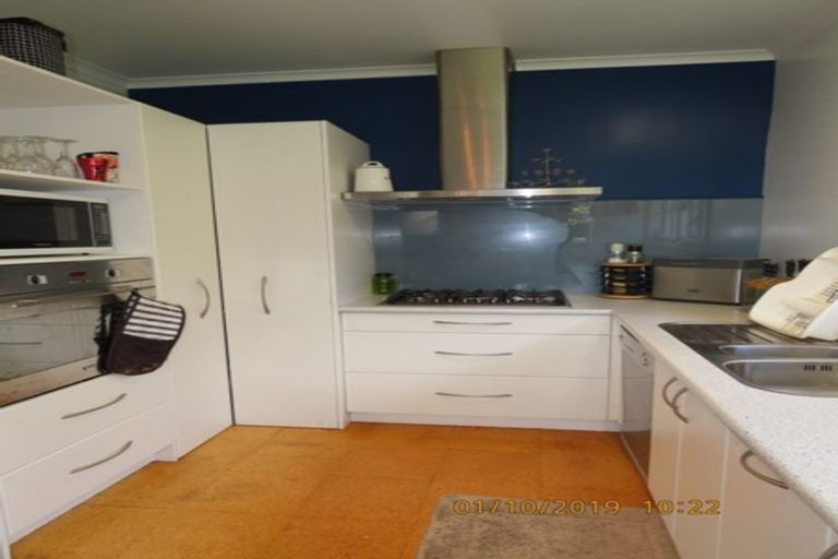 Photo of property in 225 Titirangi Road, Titirangi, Auckland, 0604