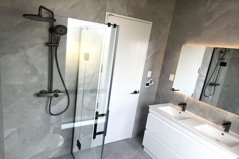 Photo of property in 7 Paihere Street, Huapai, Kumeu, 0810