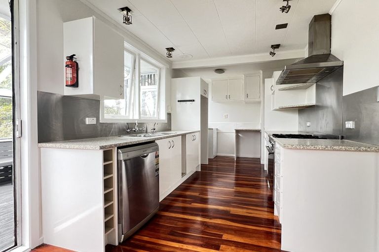 Photo of property in 4 Elliott Avenue, Bayview, Auckland, 0629