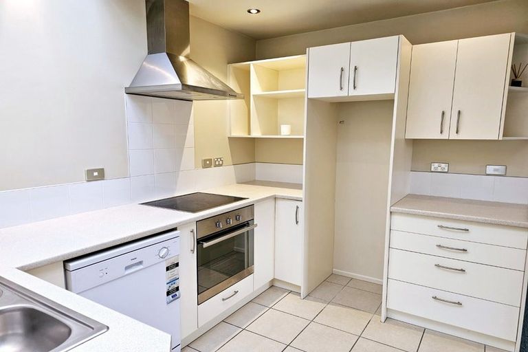 Photo of property in 1/110 Martin Street, Wallaceville, Upper Hutt, 5018