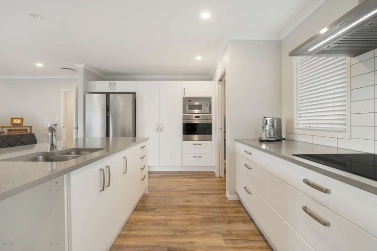 Photo of property in 34 Tirimoana Place, Otamatea, Whanganui, 4501