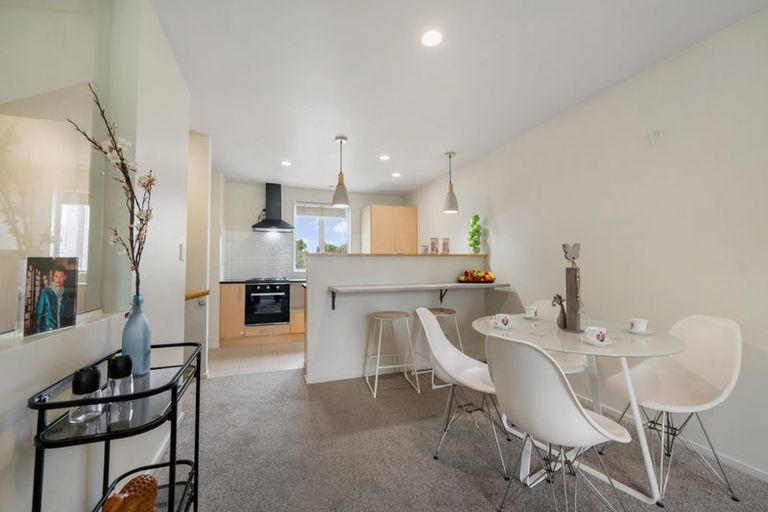 Photo of property in 435b West Coast Road, Glen Eden, Auckland, 0602