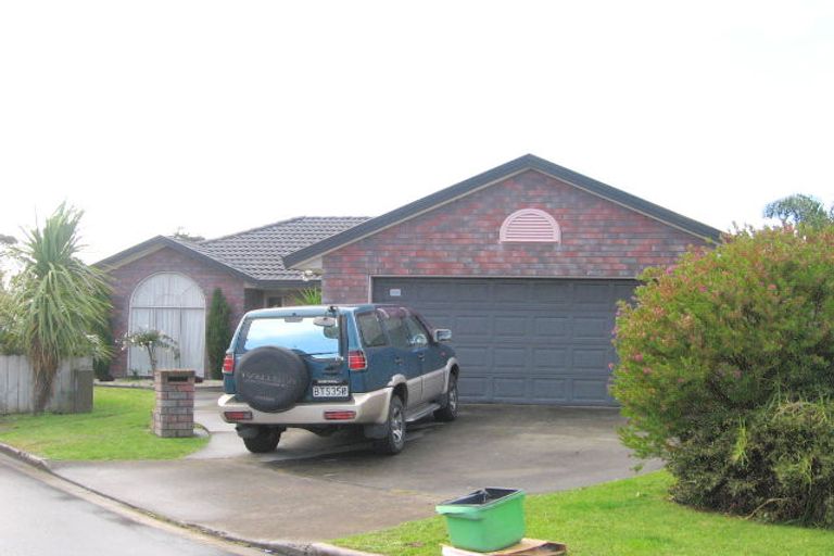 Photo of property in 11 Corfield Way, Burswood, Auckland, 2013