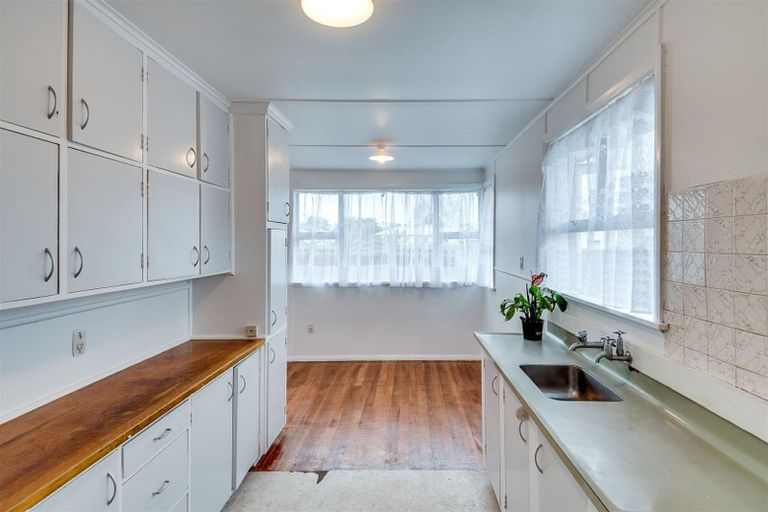 Photo of property in 30 Hislop Avenue, Onekawa, Napier, 4110