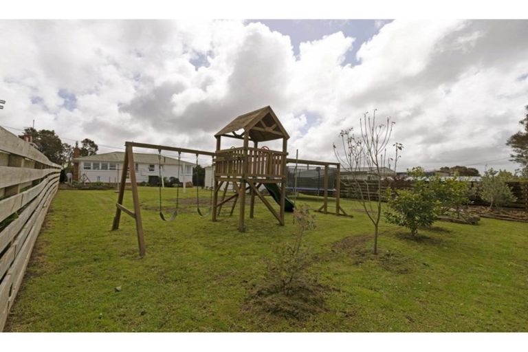 Photo of property in 76 Forest Hill Road, Henderson, Auckland, 0612