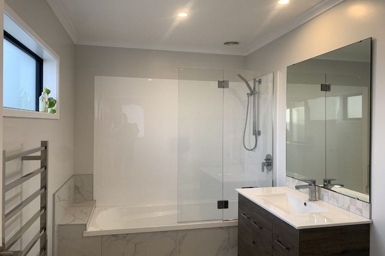 Photo of property in 21 Eyton Kay Road, Hobsonville, Auckland, 0616