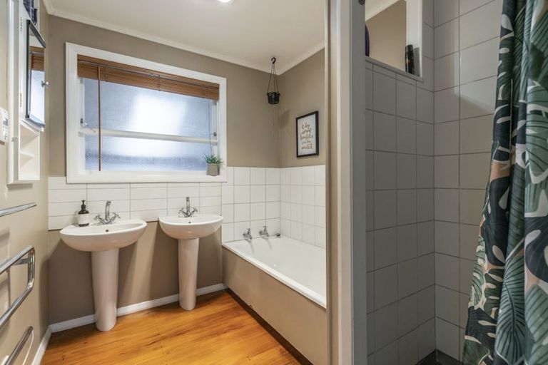 Photo of property in 14 Gerrand Place, Chedworth, Hamilton, 3210