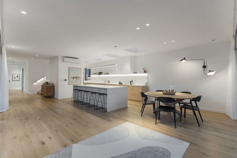 Photo of property in 39a Aramoana Avenue, Devonport, Auckland, 0624