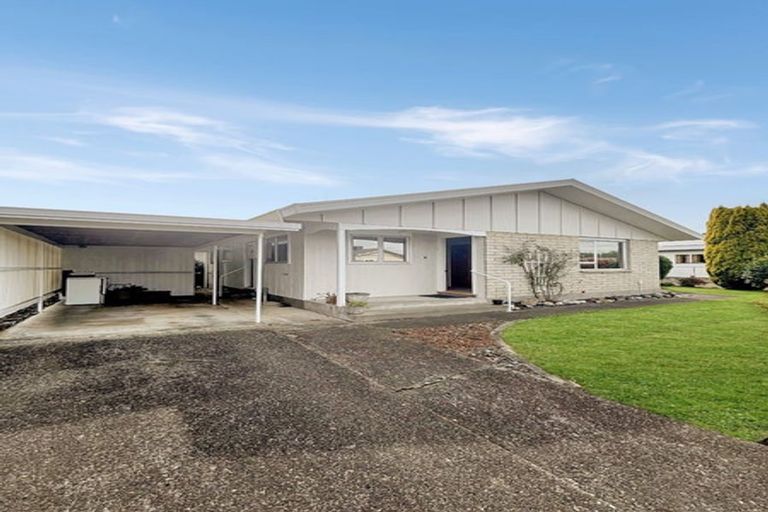 Photo of property in 2a Hunter Street, Dannevirke, 4930
