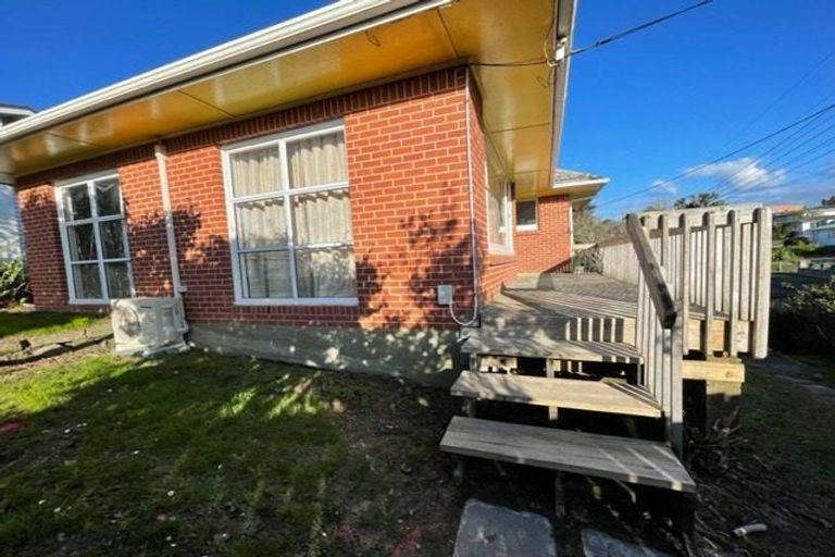 Photo of property in 21 Kereru Street, Henderson, Auckland, 0612