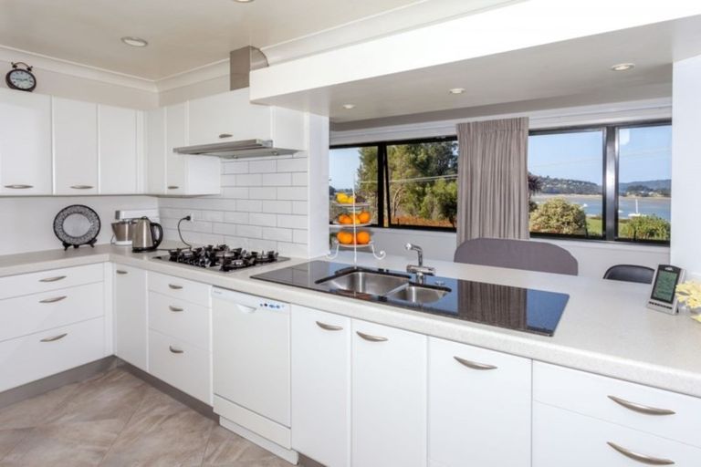 Photo of property in 19 Rewa Rewa Valley, Tairua, 3508