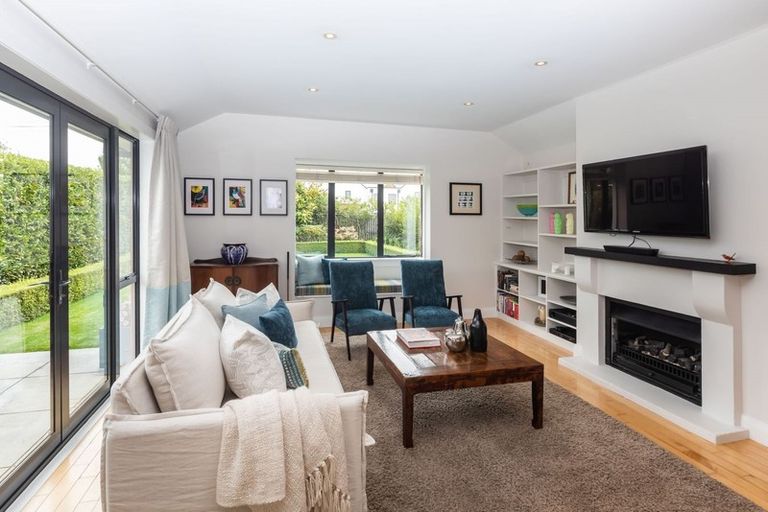 Photo of property in 11 Lloyd Street, Strowan, Christchurch, 8052