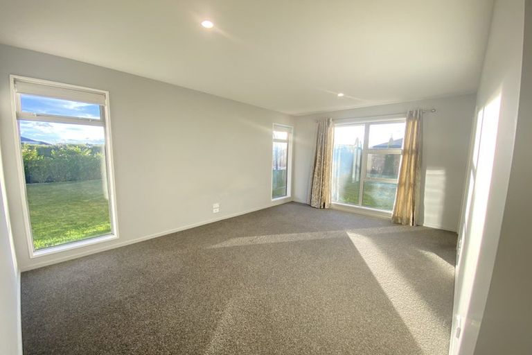 Photo of property in 24 Burnham School Road, Rolleston, 7614