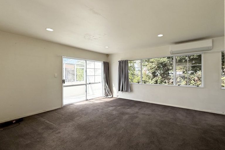 Photo of property in 38a Cherub Place, West Harbour, Auckland, 0618