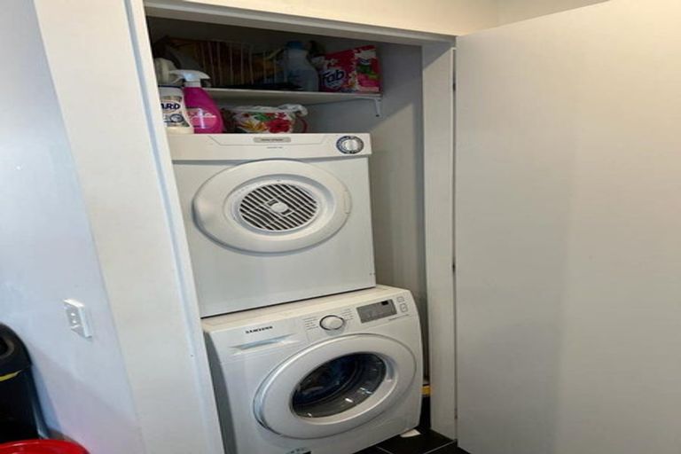 Photo of property in 9/24 Princess Terrace, Newtown, Wellington, 6021