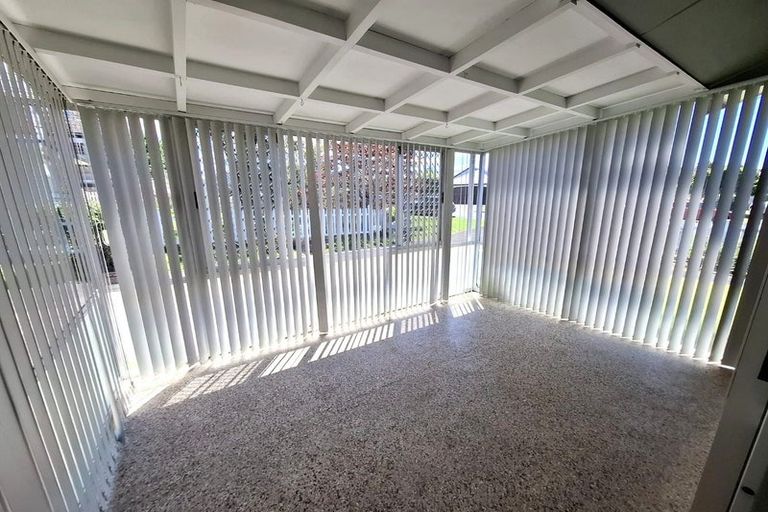 Photo of property in 1/5 Tobruk Crescent, Milford, Auckland, 0620