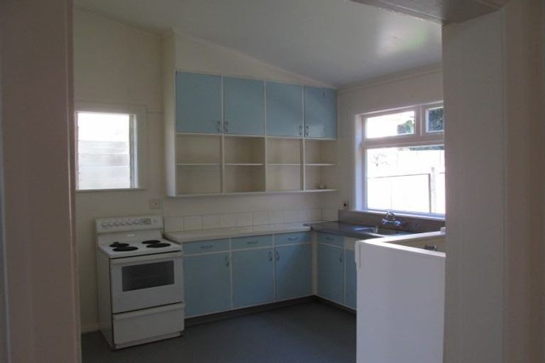 Photo of property in 98 Rolleston Street, Mount Cook, Wellington, 6021