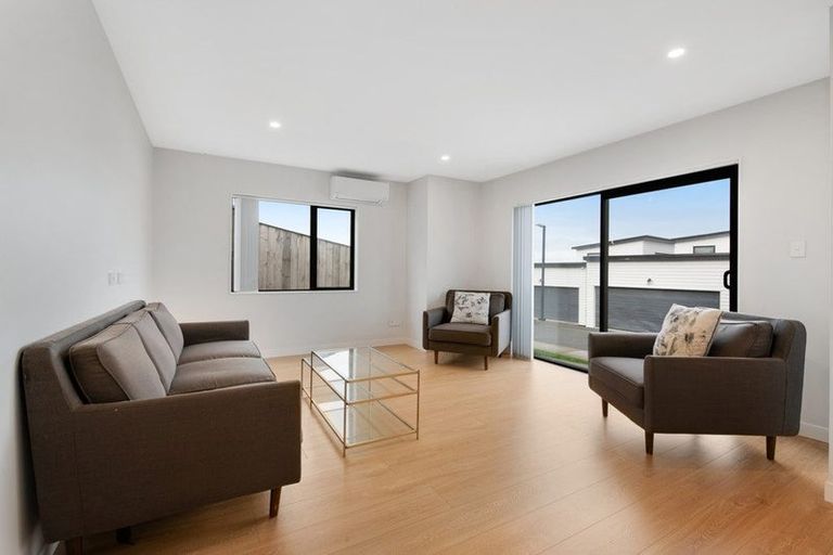 Photo of property in 7 Manawanui Way, Orewa, 0931