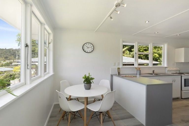 Photo of property in 47 Bird Grove, Stokes Valley, Lower Hutt, 5019