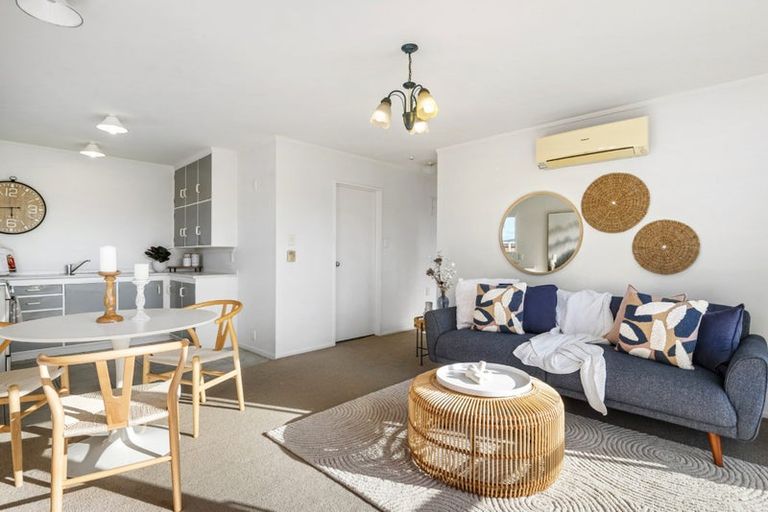 Photo of property in 8a Fordham Street, Beach Haven, Auckland, 0626