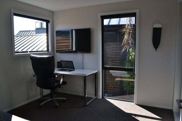 Photo of property in 19b Rannoch Drive, Jacks Point, Queenstown, 9371