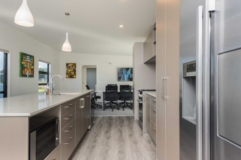 Photo of property in 16 Rire Hau Lane, Pyes Pa, Tauranga, 3112