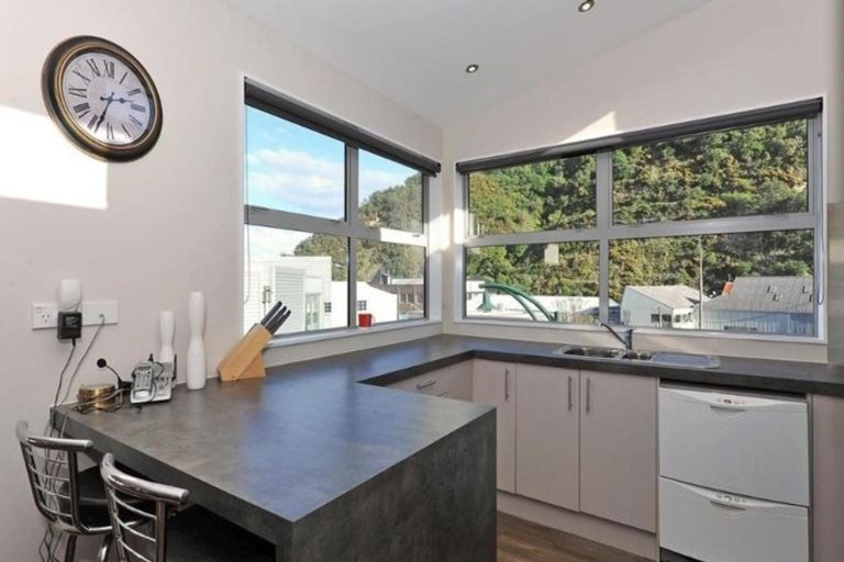 Photo of property in 1 Cameron Street, Kaiwharawhara, Wellington, 6035