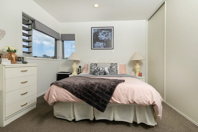 Photo of property in 5/103 Swanson Road, Henderson, Auckland, 0610