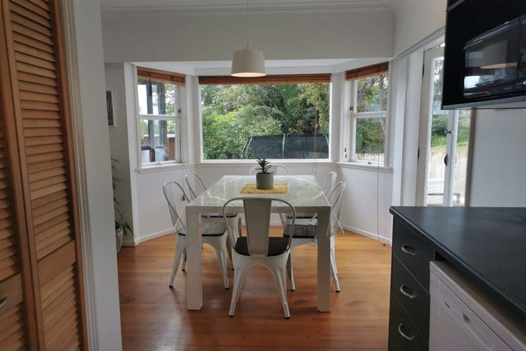 Photo of property in 2/4 Firth Road, Torbay, Auckland, 0630