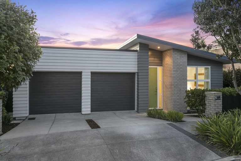 Photo of property in 12 Waiarohia Place, Hobsonville, Auckland, 0616