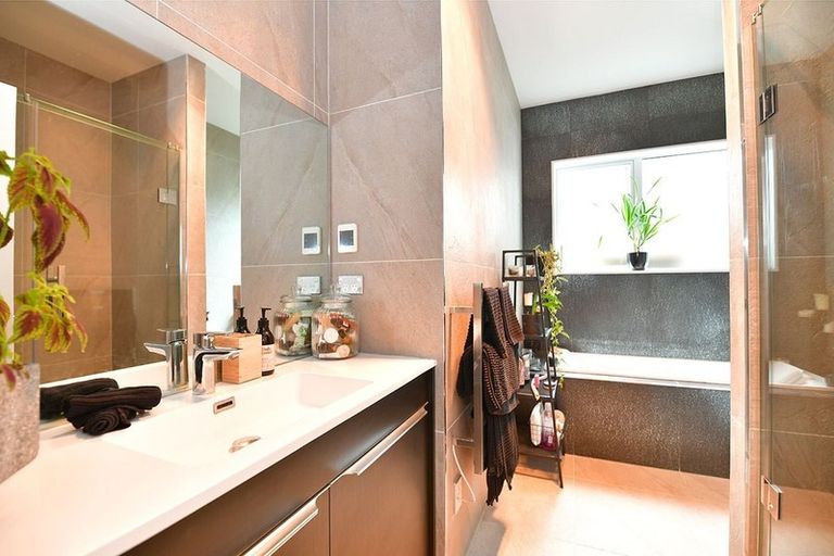 Photo of property in 9 Kaipuke Crescent, Gulf Harbour, Whangaparaoa, 0930