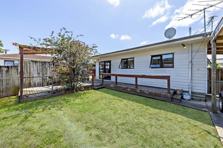 Photo of property in 6 Waterview Road, Favona, Auckland, 2024