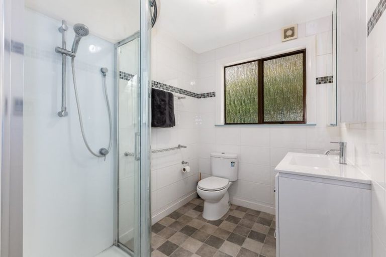 Photo of property in 51 Poto Road, Normandale, Lower Hutt, 5010