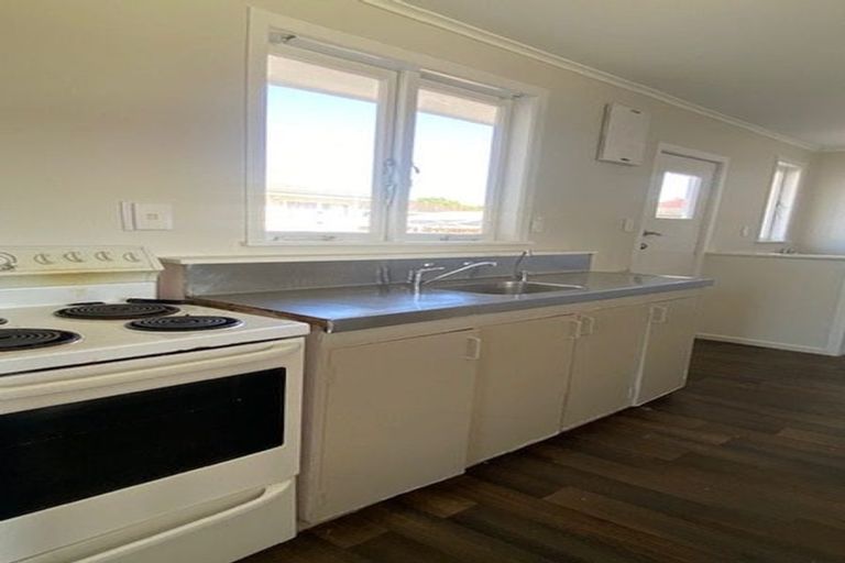 Photo of property in 53a Rollerson Street, Papakura, 2110