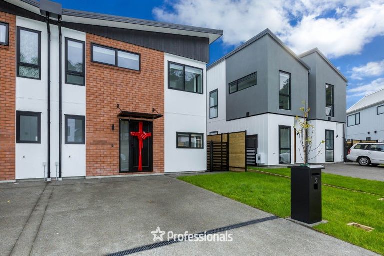 Photo of property in 3 Joseph Bolton Crescent, Wallaceville, Upper Hutt, 5018