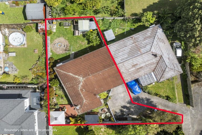 Photo of property in 2/38 Blacklock Avenue, Henderson, Auckland, 0612