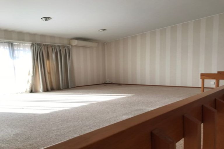 Photo of property in 56 Oliver Road, Eastern Beach, Auckland, 2012