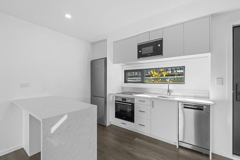 Photo of property in 11 Te Puketoka Lane, Mangere, Auckland, 2022