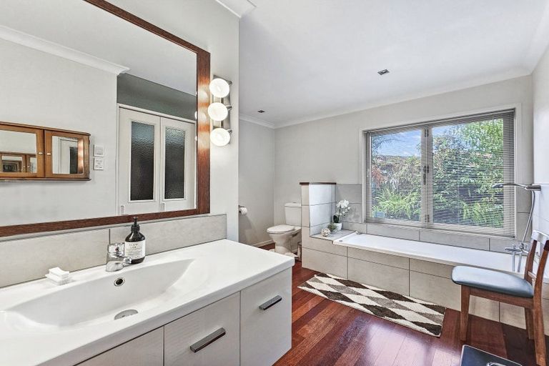 Photo of property in 11a La Trobe Place, Utuhina, Rotorua, 3015