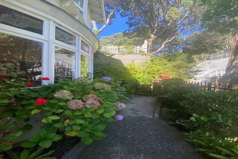 Photo of property in 327 The Terrace, Te Aro, Wellington, 6011