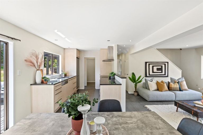 Photo of property in 9 Larch Court, Kelvin Heights, Queenstown, 9300