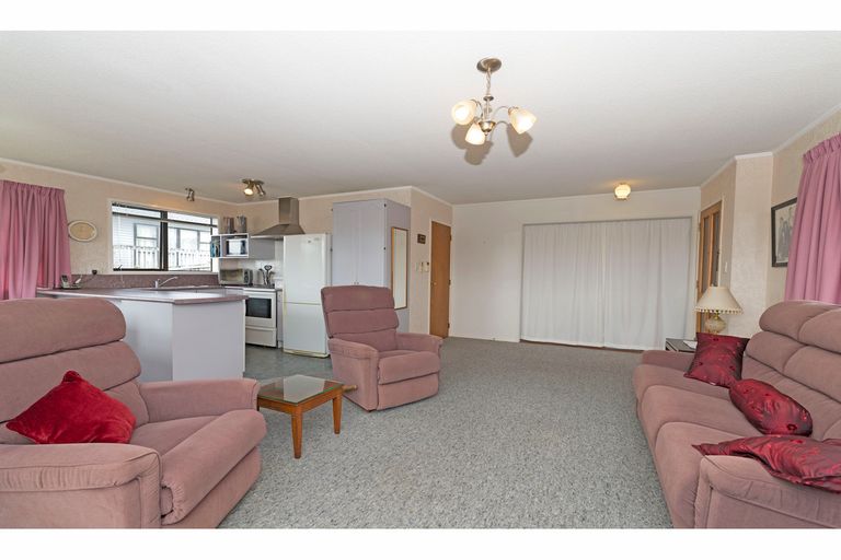 Photo of property in 1/55 Colwill Road, Massey, Auckland, 0614