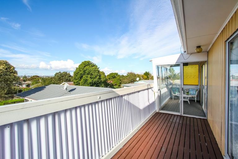 Photo of property in 4/100 Titirangi Road, New Lynn, Auckland, 0600