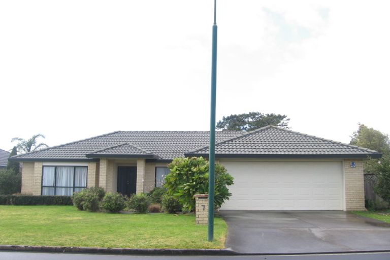 Photo of property in 7 Corfield Way, Burswood, Auckland, 2013