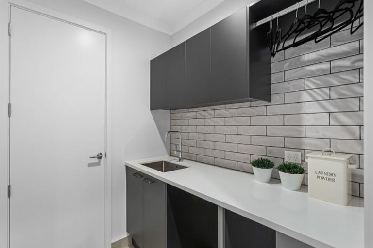 Photo of property in 11 Munro Oak Lane, Clevedon, Papakura, 2582