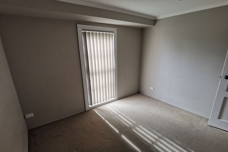 Photo of property in 49a Bruce Mclaren Road, Henderson, Auckland, 0612