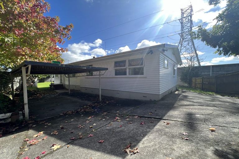 Photo of property in 25 Marewa Street, Te Atatu South, Auckland, 0610